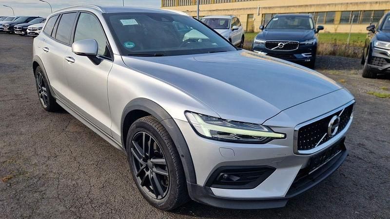 Gebraucht Volvo V60 CC 190 PS (139 kW) 2019 Silber Kombi