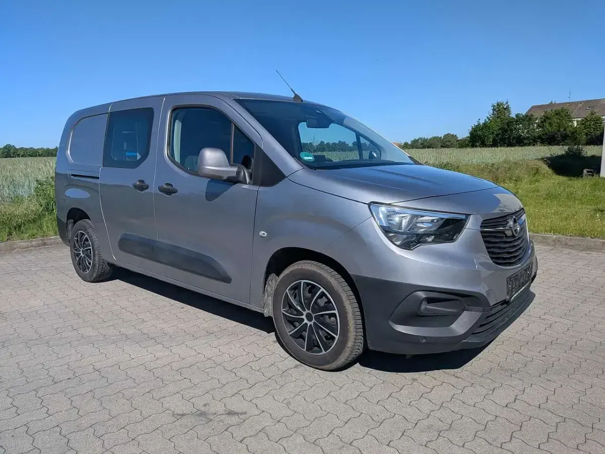 Gebraucht Opel Combo Edition 102 PS (75 kW) 2019 Kontrast grau/quarz silber Van / Kleinbus