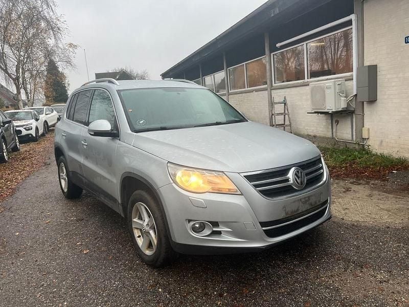 Silber Gebraucht 2008 VW Tiguan Sportline SUV | 2.900 € (Etwas zu teuer) - Bild 1/4