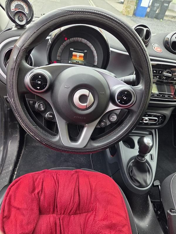 Usado Smart ForFour 71 HP (52 kW) 2017 Vermelho Citadino