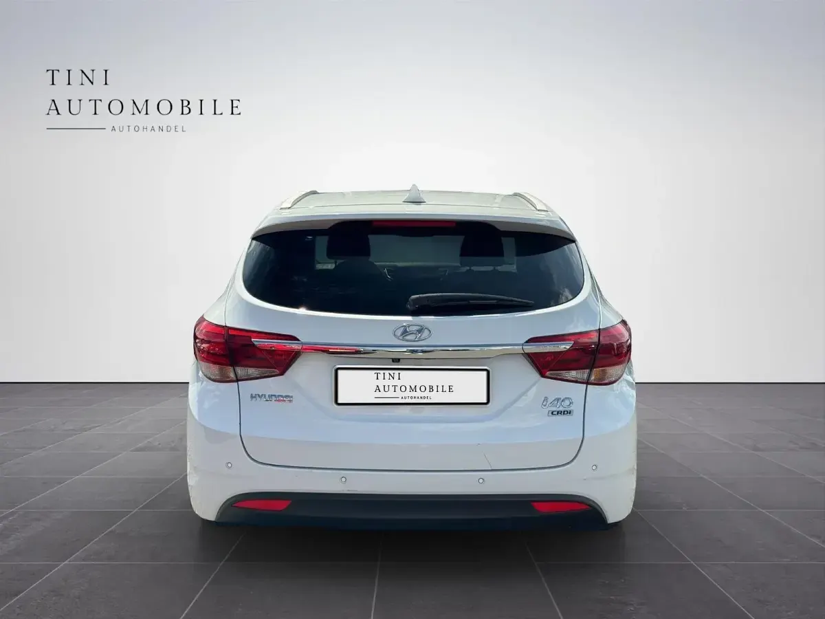 Gebraucht Hyundai i40 Trend 141 PS (103 kW) 2015 Weiß Kombi
