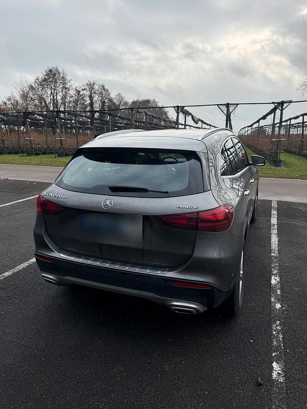 Gebraucht Mercedes GLA220 190 PS (139 kW) 2025 Grau SUV
