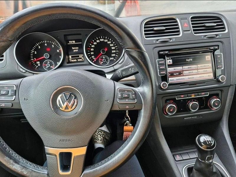 Gebraucht VW Golf Cabriolet 105 PS (77 kW) 2012 Weiß Cabrio
