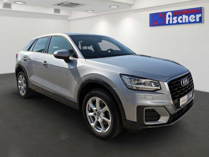 Gebraucht Audi Q2 Design 150 PS (110 kW) 2018 Florettsilber metallic (metallic) SUV