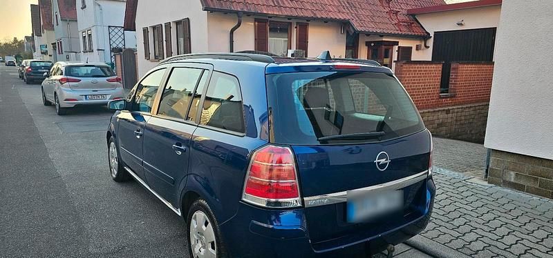 Gebraucht Opel Zafira 101 PS (74 kW) 2005 Blau Van / Kleinbus