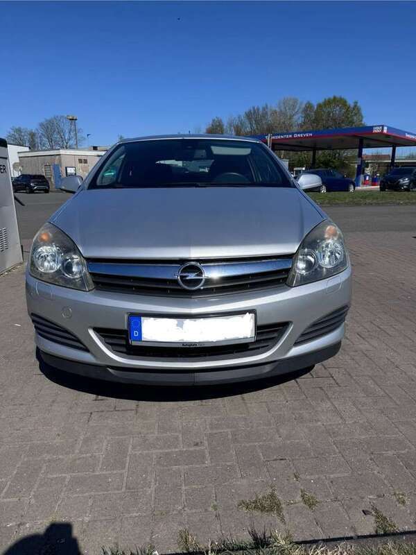 Silber Gebraucht 2006 Opel Astra GTC Limousine | 2.199 € (Teuer) - Bild 1/4