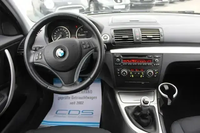 Gebraucht BMW 118 Advantage 143 PS (105 kW) 2011 Bluewater metallic Kleinwagen