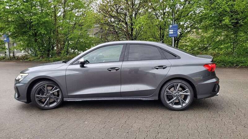Grau Gebraucht 2023 Audi S3 Ambiente Limousine | 46.500 € (Etwas zu teuer) - Bild 1/4