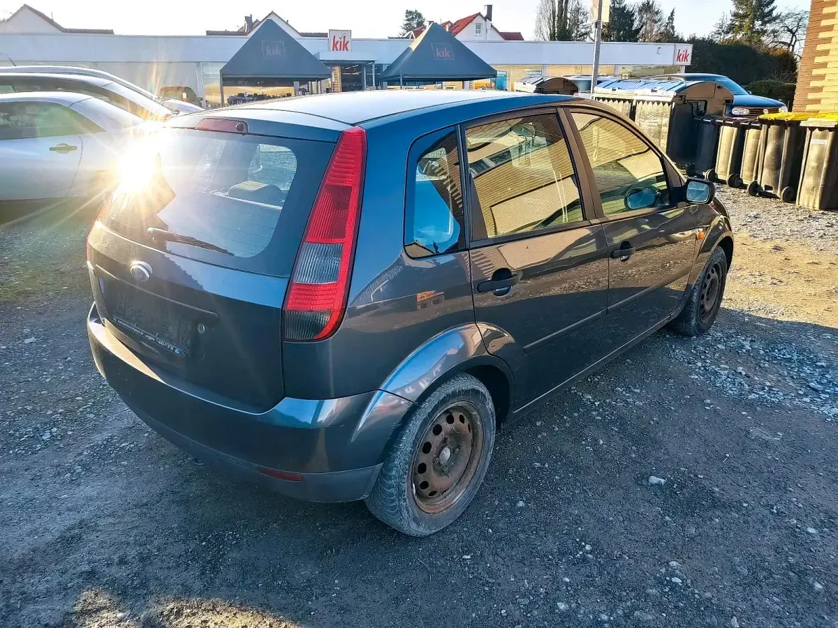 Gebraucht Ford Fiesta 69 PS (50 kW) 2004 Kleinwagen