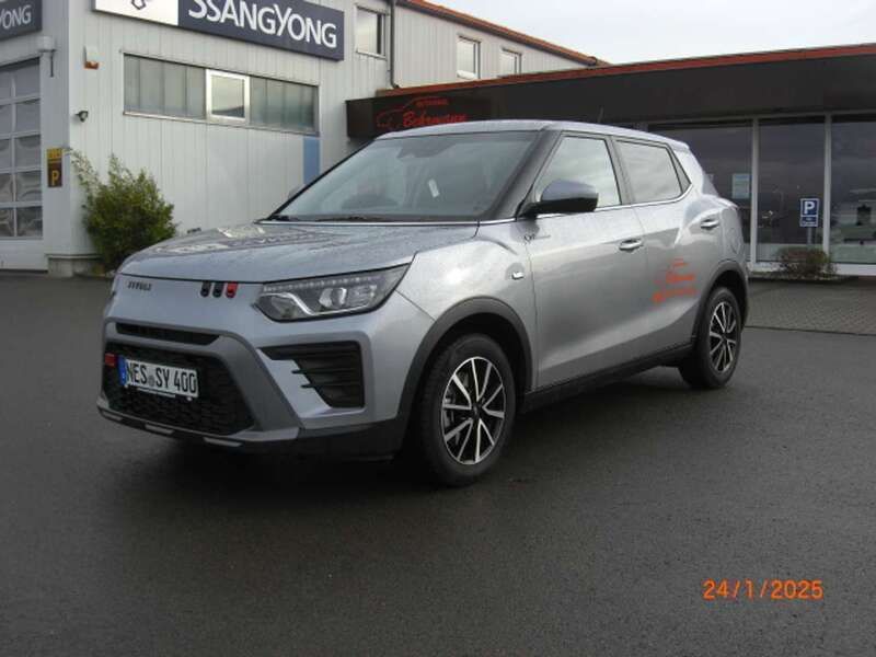 Platinium grau met. Gebraucht 2024 Ssangyong Tivoli Limousine | 19.990 € (Fairer Preis) - Bild 1/4