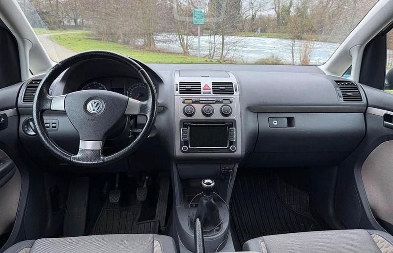 Gebraucht VW Touran Conceptline 140 PS (102 kW) 2008 Grau Van / Kleinbus