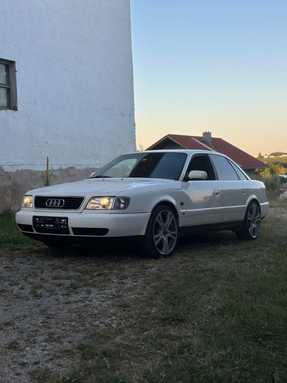 Weiß Gebraucht 1996 Audi A6 Limousine | 3.599 € (Guter Preis) - Bild 1/4