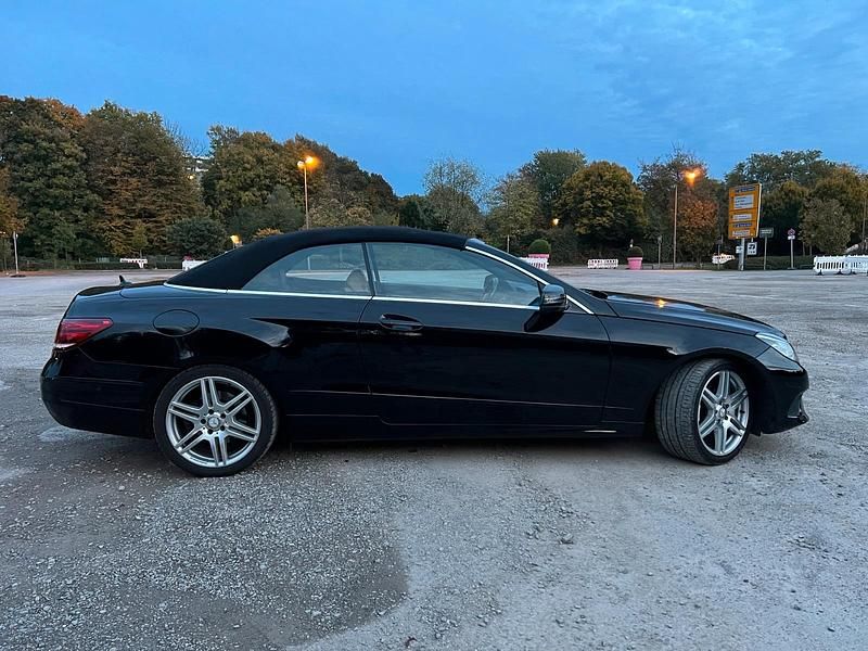 Gebraucht Mercedes E220 170 PS (125 kW) 2015 Schwarz Cabrio