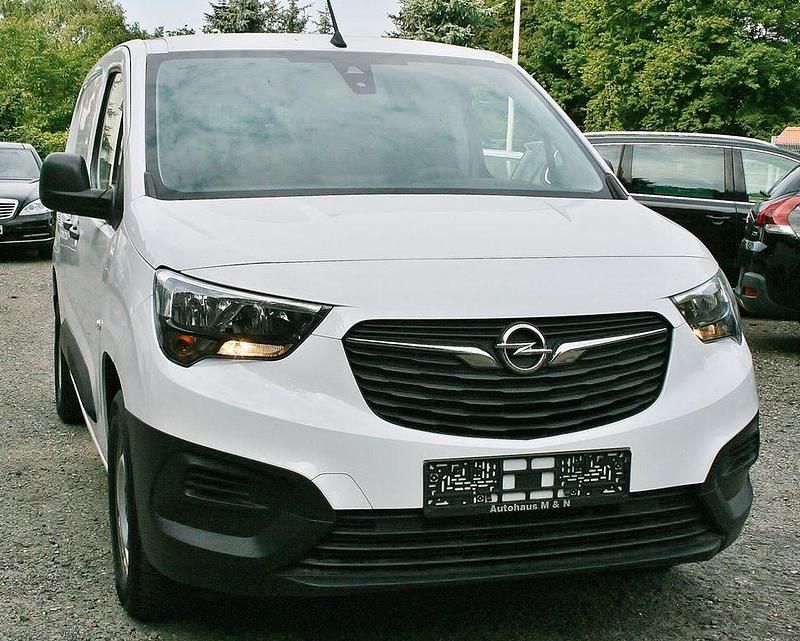 Weiß Gebraucht 2024 Opel Combo Van / Kleinbus | 15.990 € (Fairer Preis) - Bild 1/4