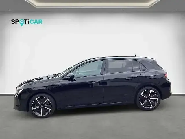 Gebraucht Opel Astra Edition 181 PS (133 kW) 2022 Diamant schwarz/karbon schwarz Kleinwagen