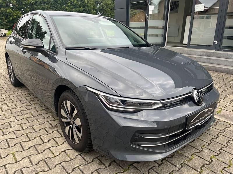 Grau Gebraucht 2025 VW Golf VIII Goal Limousine | 27.450 € (Superpreis) - Bild 1/4