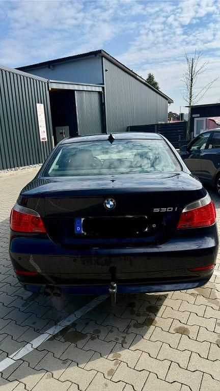 Używany BMW 530 258 KM (189 kW) 2005 Niebieski Sedan/Limuzyna