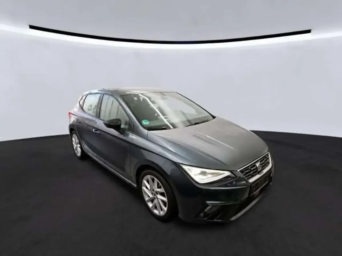 Usado Seat Ibiza FR 110 CV (80 kW) 2023 Utilitario