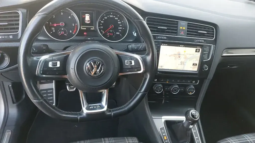 Gebraucht VW Golf VII Sound 184 PS (135 kW) 2015 Gold Limousine