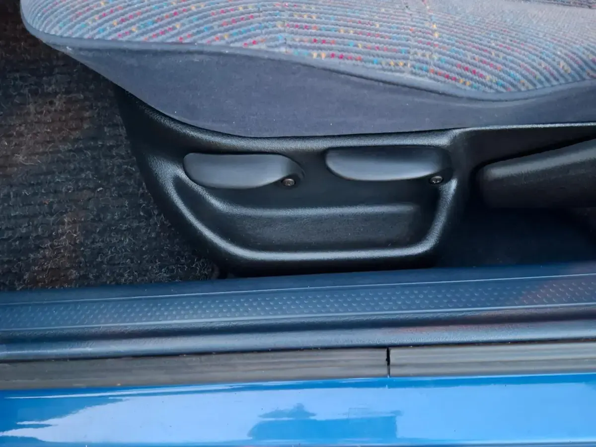 Gebraucht VW Vento 115 PS (84 kW) 1994 Blau Limousine