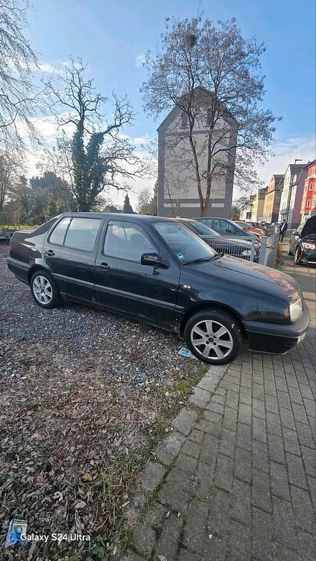 Second-hand VW Jetta 75 CP (55 kW) 1995 Negru Berlinǎ