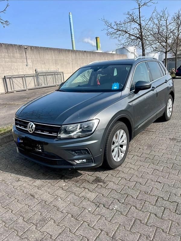 Gebraucht VW Tiguan Highline 150 PS (110 kW) 2018 Grau SUV