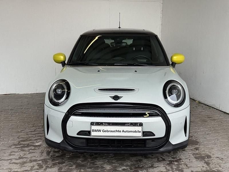 Gebraucht Mini Cooper SE 135 kW (184 PS) 2021 White silver metallic Kleinwagen