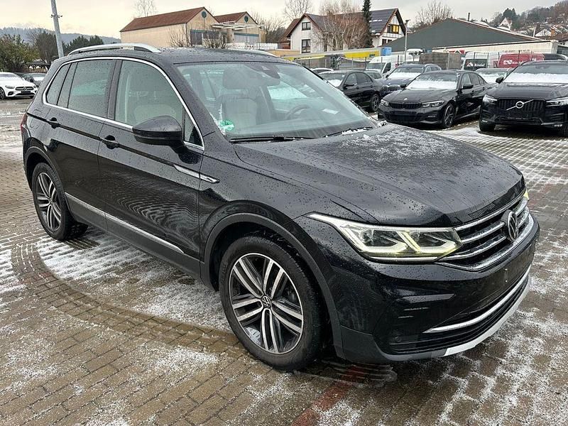 Gebraucht VW Tiguan Elegance 150 PS (110 kW) 2021 Deep black perleffekt SUV