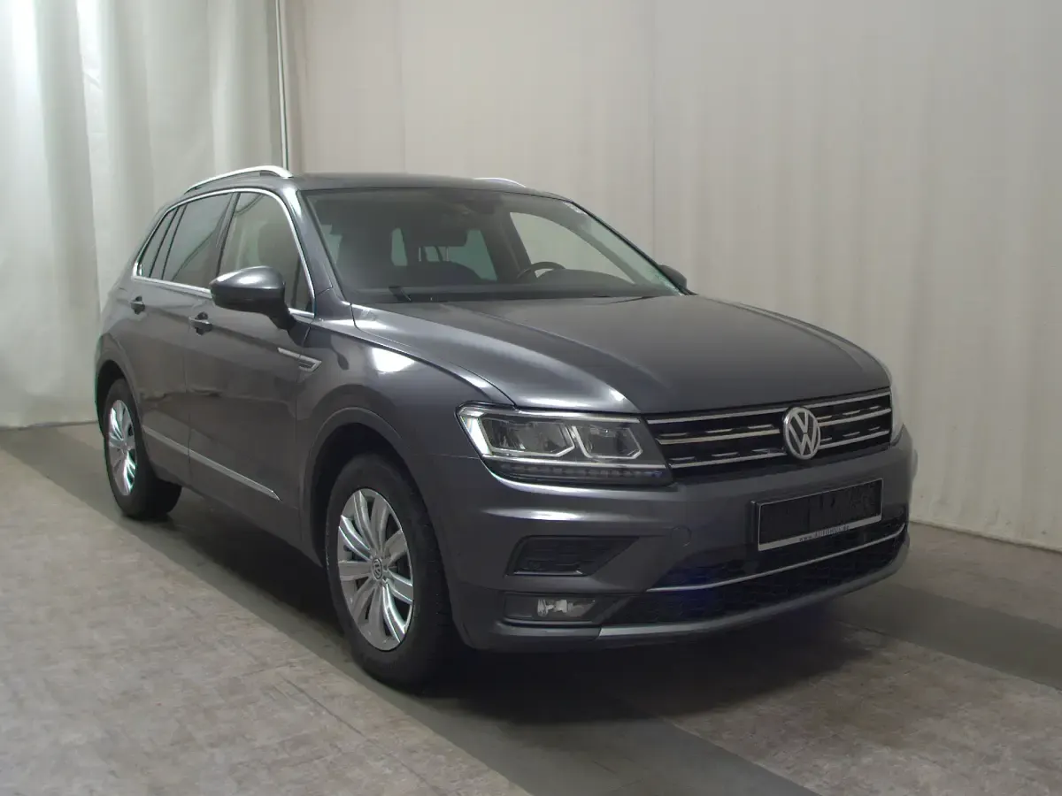 Gebraucht VW Tiguan Highline 150 PS (110 kW) 2020 Indiumgrau metallic SUV