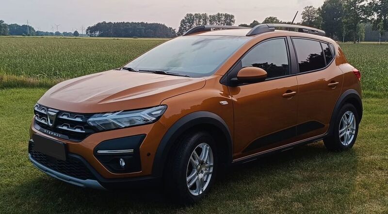 Orange Gebraucht 2021 Dacia Sandero Comfort Kleinwagen | 14.900 € (Etwas zu teuer) - Bild 1/4