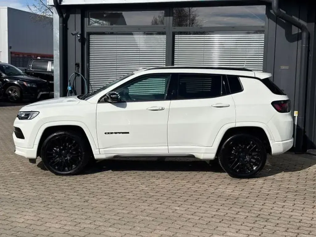 Gebraucht Jeep Compass Altitude 131 PS (96 kW) 2024 Alpine white SUV