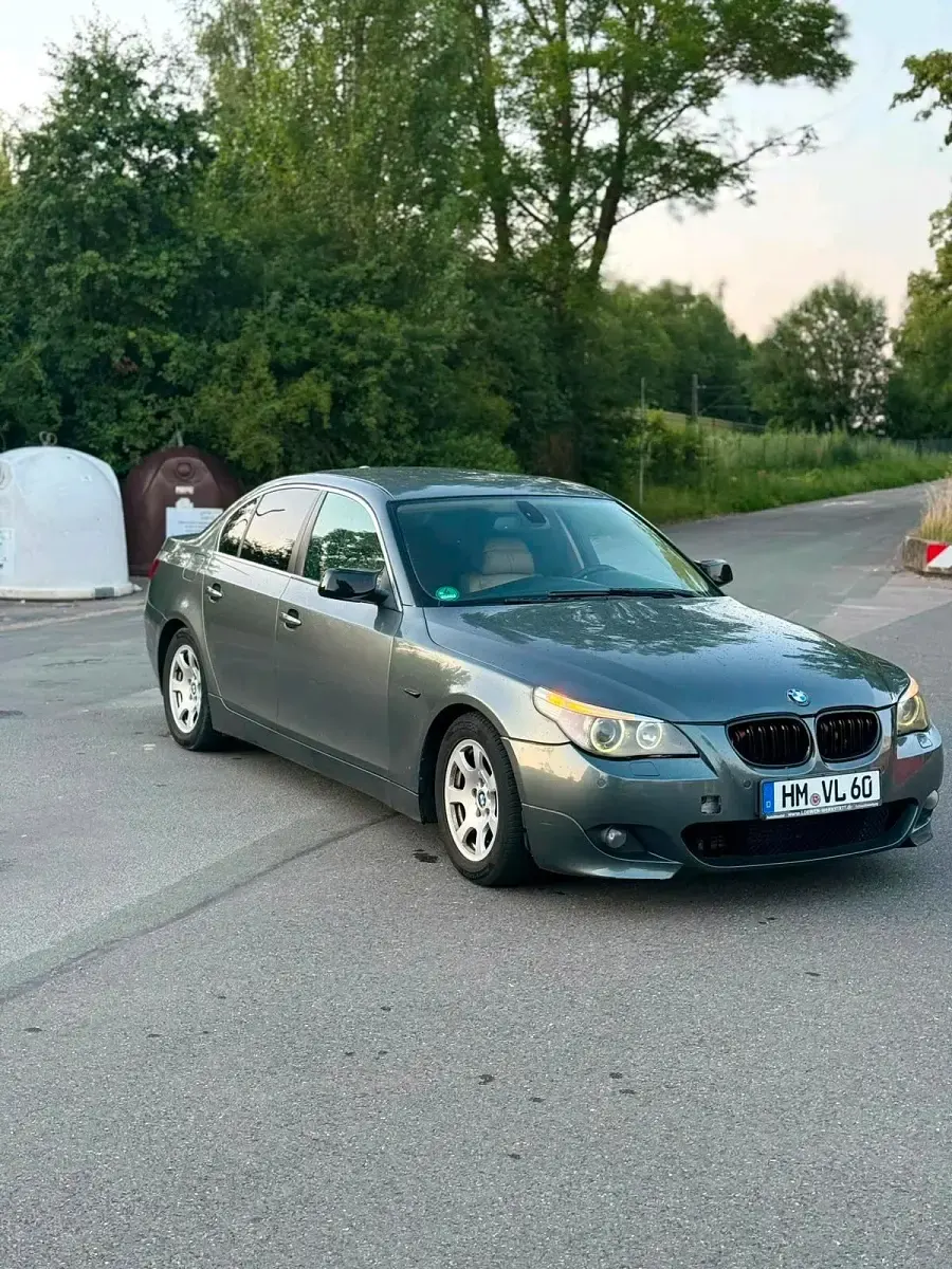 Gebraucht BMW 530 M Sport 300 PS (220 kW) 2005 Grau Limousine