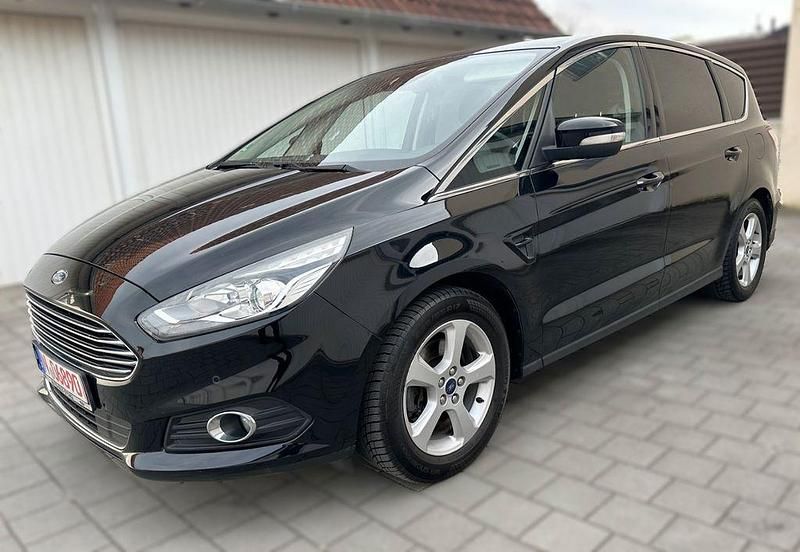 Gebraucht Ford S-MAX Titanium 150 PS (110 kW) 2016 Iridiumschwarz metallic Van / Kleinbus