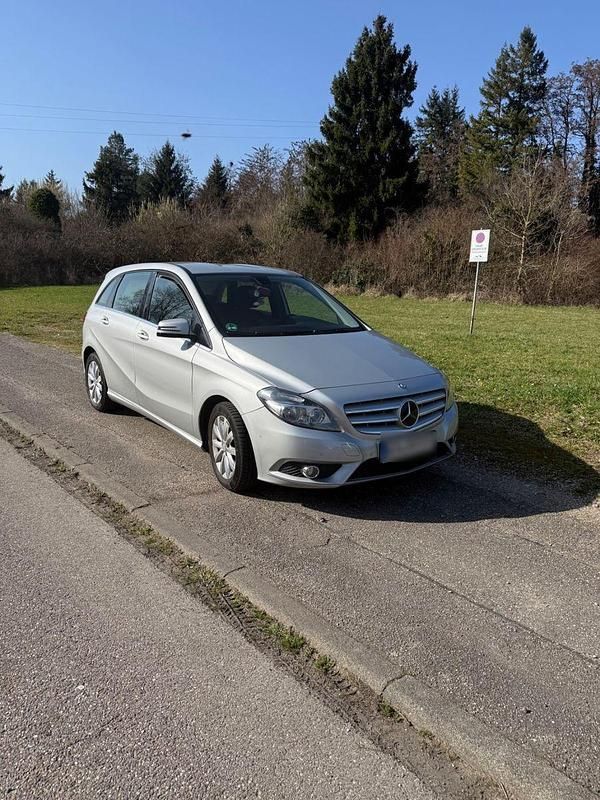 Gebraucht Mercedes B180 109 PS (80 kW) 2012 Van / Kleinbus