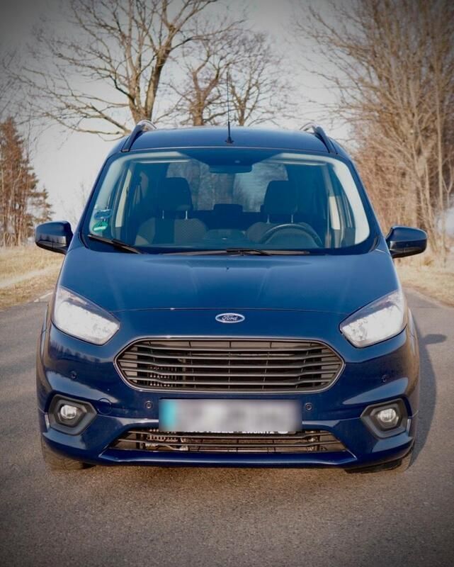 Blau Gebraucht 2019 Ford Tourneo Courier Van / Kleinbus | 11.400 € (Guter Preis) - Bild 1/4