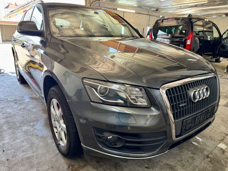 Grau Gebraucht 2012 Audi Q5 SUV | 12.490 € (Guter Preis) - Bild 1/3