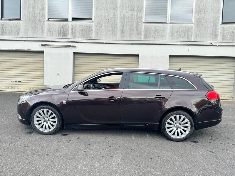Gebraucht Opel Insignia Sport 250 PS (183 kW) 2011 Braun Kombi