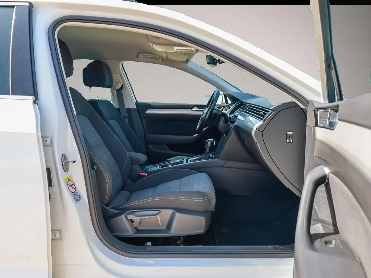 Gebraucht VW Passat 150 PS (110 kW) 2021 Manufacturer