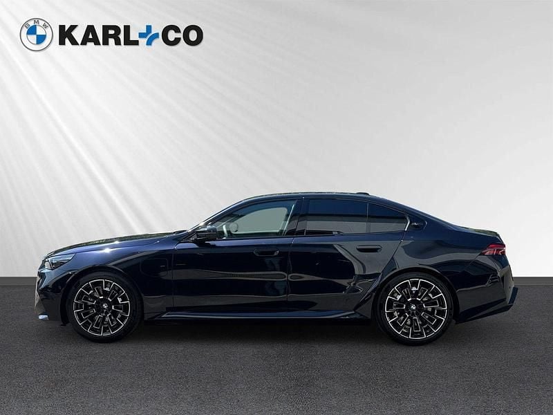 Carbonschwarz metallic Gebraucht 2025 BMW M5 Performance Limousine | 129.890 € (Superpreis) - Bild 1/4