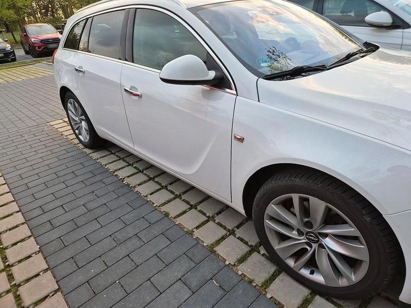 Gebraucht Opel Insignia 160 PS (117 kW) 2013 Weiß Kombi