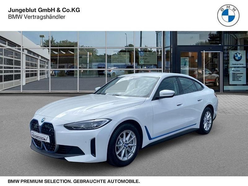 Weiß Gebraucht 2022 BMW i4 Sport Line Limousine | 36.910 € (Superpreis) - Bild 1/3