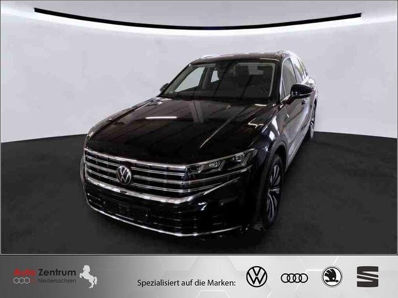 Grenadilla black metallic Gebraucht 2024 VW Touareg Elegance SUV | 58.888 € (Fairer Preis) - Bild 1/4