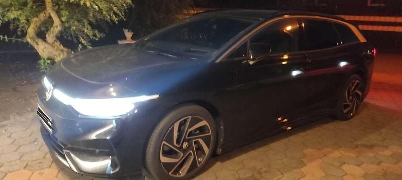 Schwarz Gebraucht 2024 VW ID.7 Pro Kombi | 46.500 € (Etwas zu teuer) - Bild 1/4