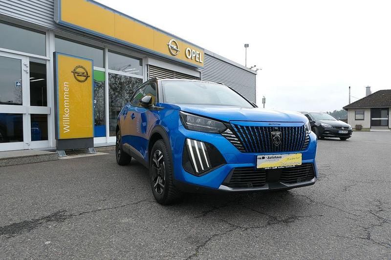 Blau Gebraucht 2024 Peugeot 2008 GT SUV | 22.399 € (Fairer Preis) - Bild 1/4