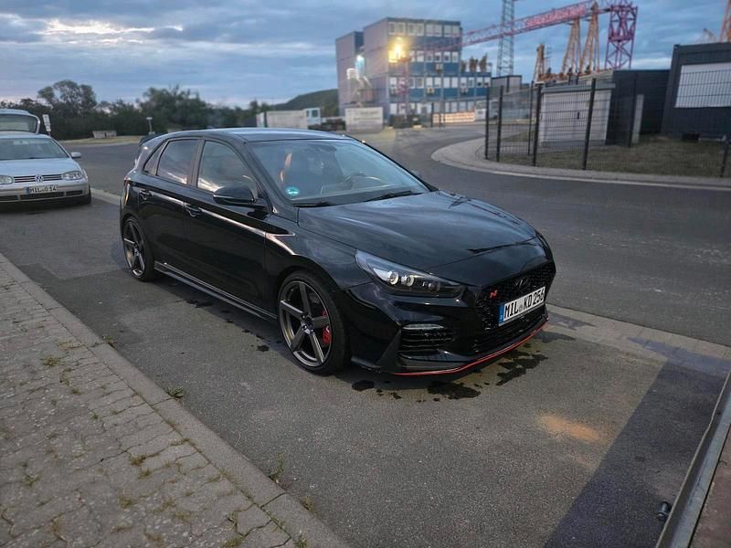 Schwarz Gebraucht 2020 Hyundai i30 Kleinwagen | 17.000 € (Fairer Preis) - Bild 1/4