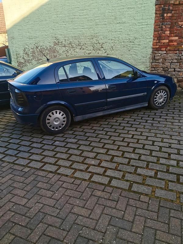 Gebraucht Opel Astra 84 PS (61 kW) 2000 Blau Coupé
