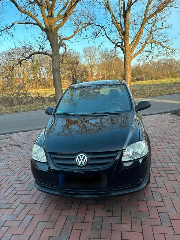 Gebraucht VW Fox 54 PS (39 kW) 2008 Schwarz Kleinwagen