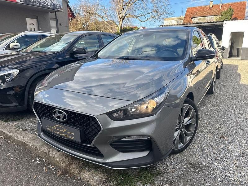 Grau Gebraucht 2018 Hyundai i30 N Line Limousine | 15.999 € (Fairer Preis) - Bild 1/4