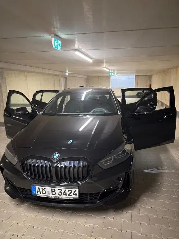 Gebraucht BMW 120 M Sport 178 PS (130 kW) 2024 Schwarz Limousine