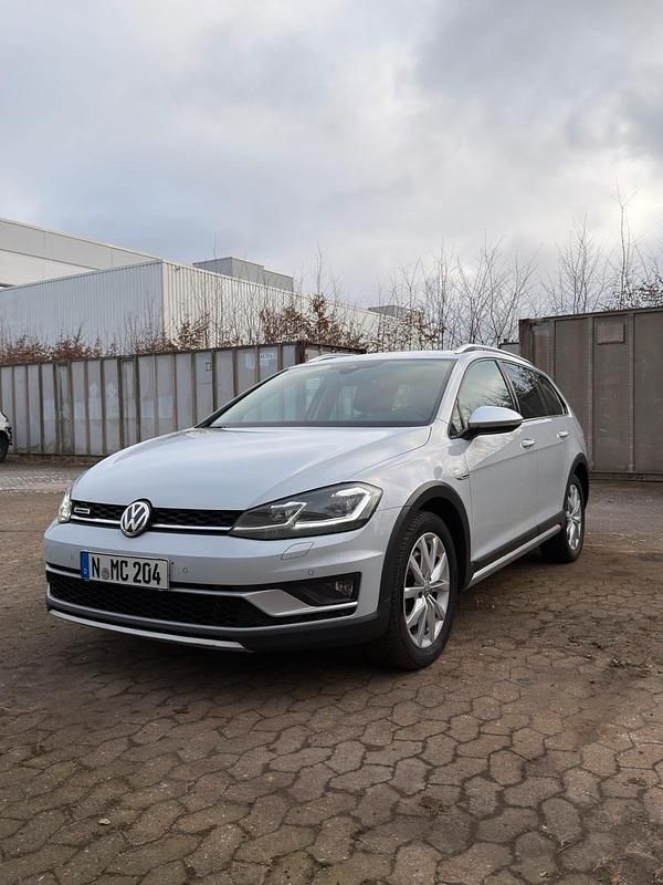 Weiß Gebraucht 2017 VW Golf Alltrack Kombi | 13.850 € (Fairer Preis) - Bild 1/4